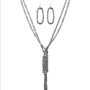 NWOT Paparazzi Long Gunmetal Chain Necklace Set
